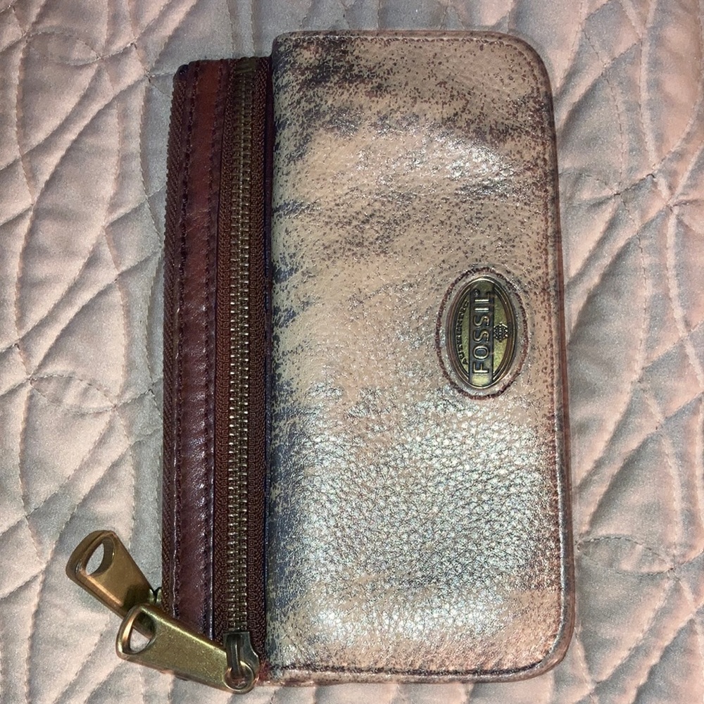 Fossil wallet